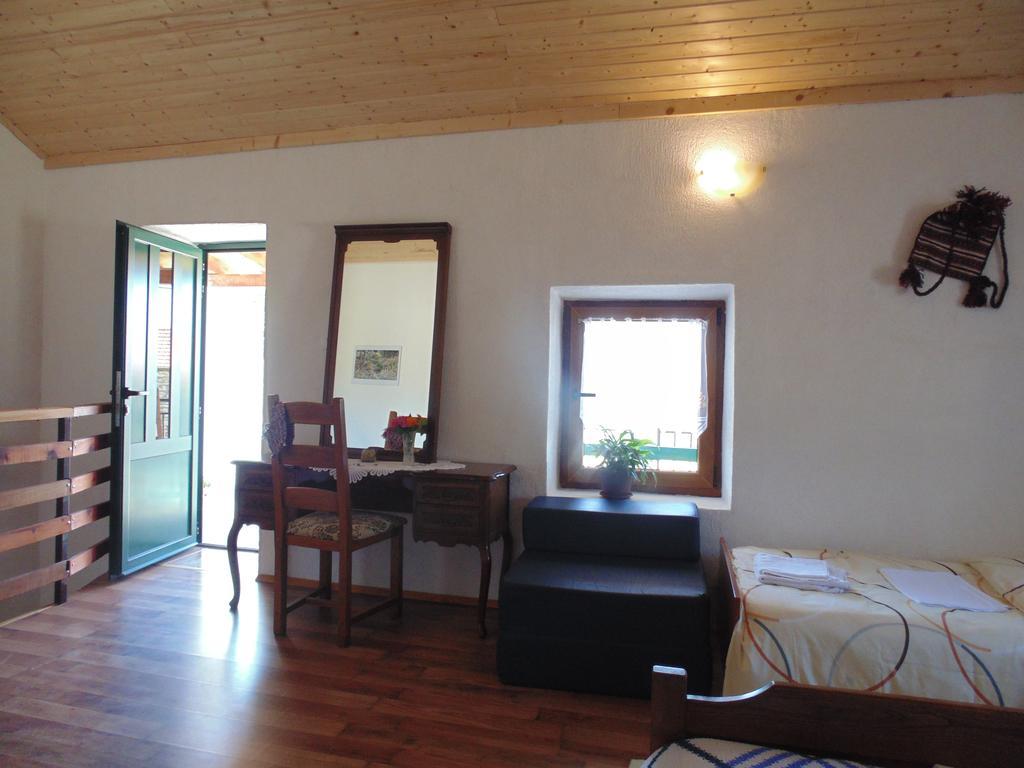 Holiday Home Paklenica Starigrad Paklenica Luaran gambar